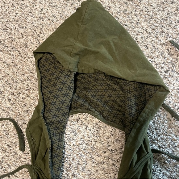 Noralina Freedom Forest Green Shan Hooded Halter Top - Picture 4 of 7